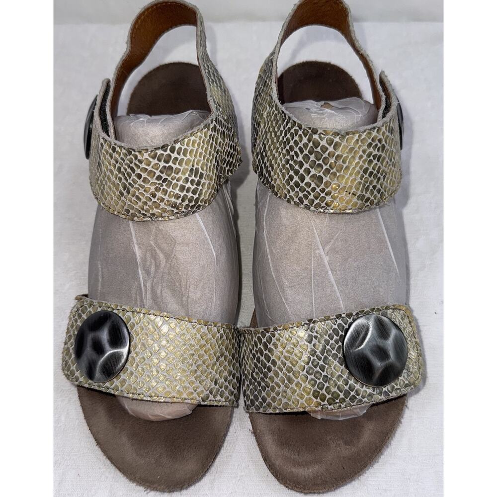 Taos Carousel Wedge 2” Heel Comfort Sandal Metal Leather Snakeskin Sz 37 (6-6.5)